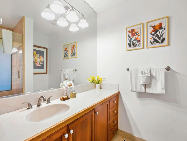 Luxurious 6-Bedroom Retreat in Kaanapali